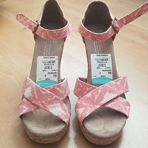 Toms wedges
